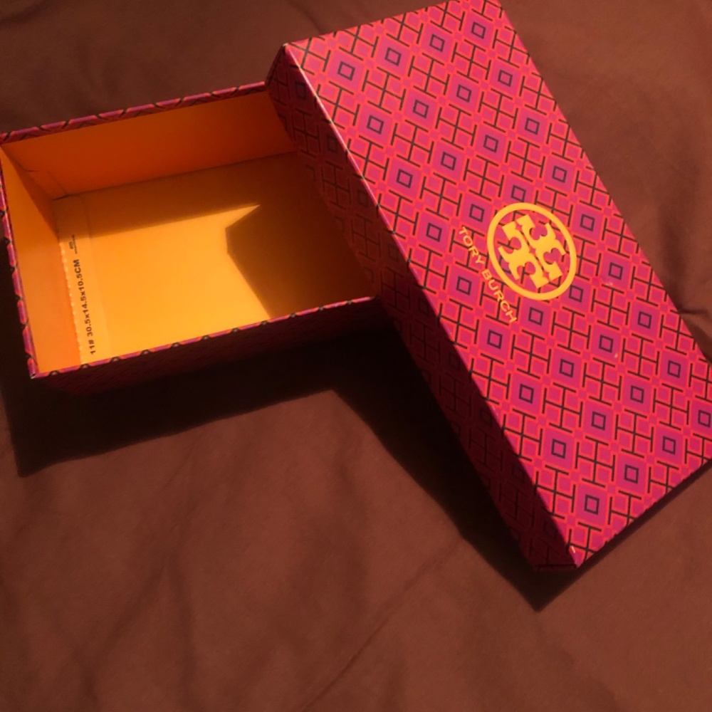 Empty shoes boxes - Picture 4 of 4